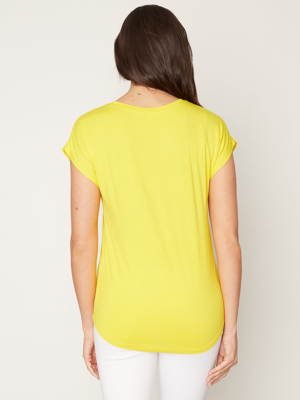 Short-sleeve semi-fitted t-shirt