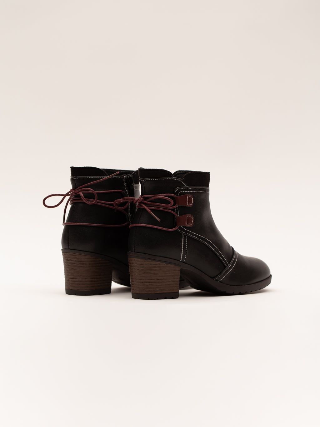 Low heels boots