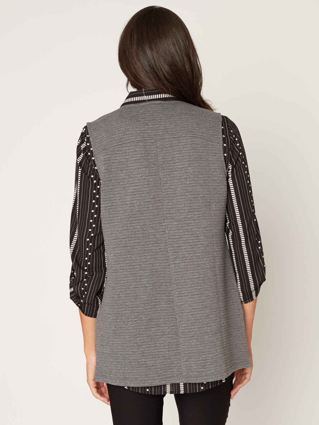 Semi-fitted knit vest
