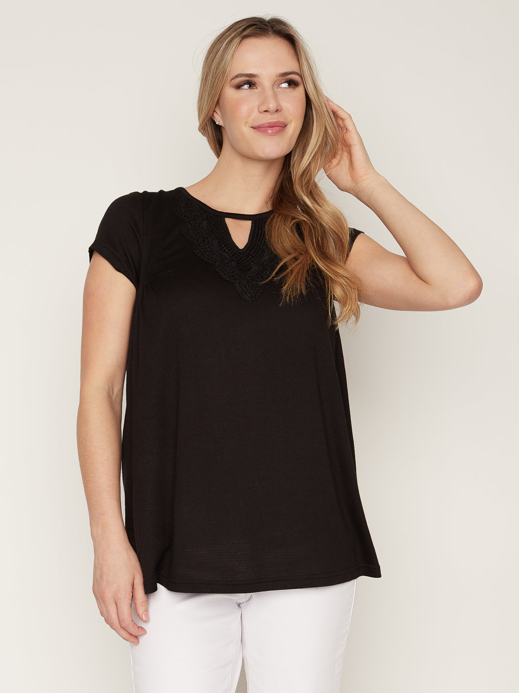 Short-sleeve semi-fitted tunic