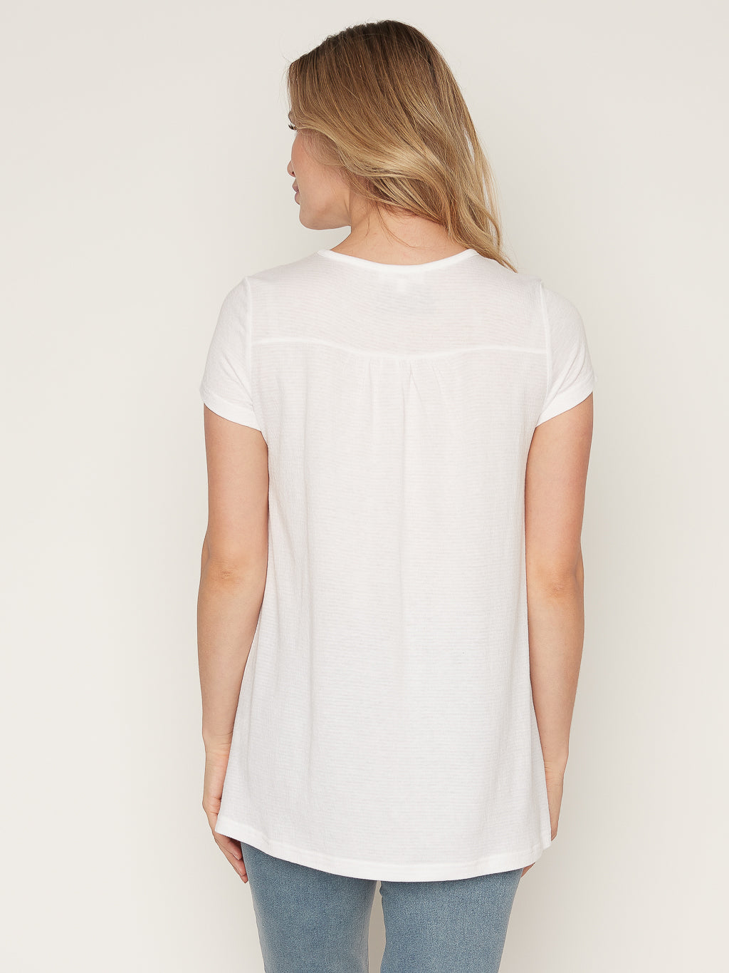 Short-sleeve semi-fitted tunic