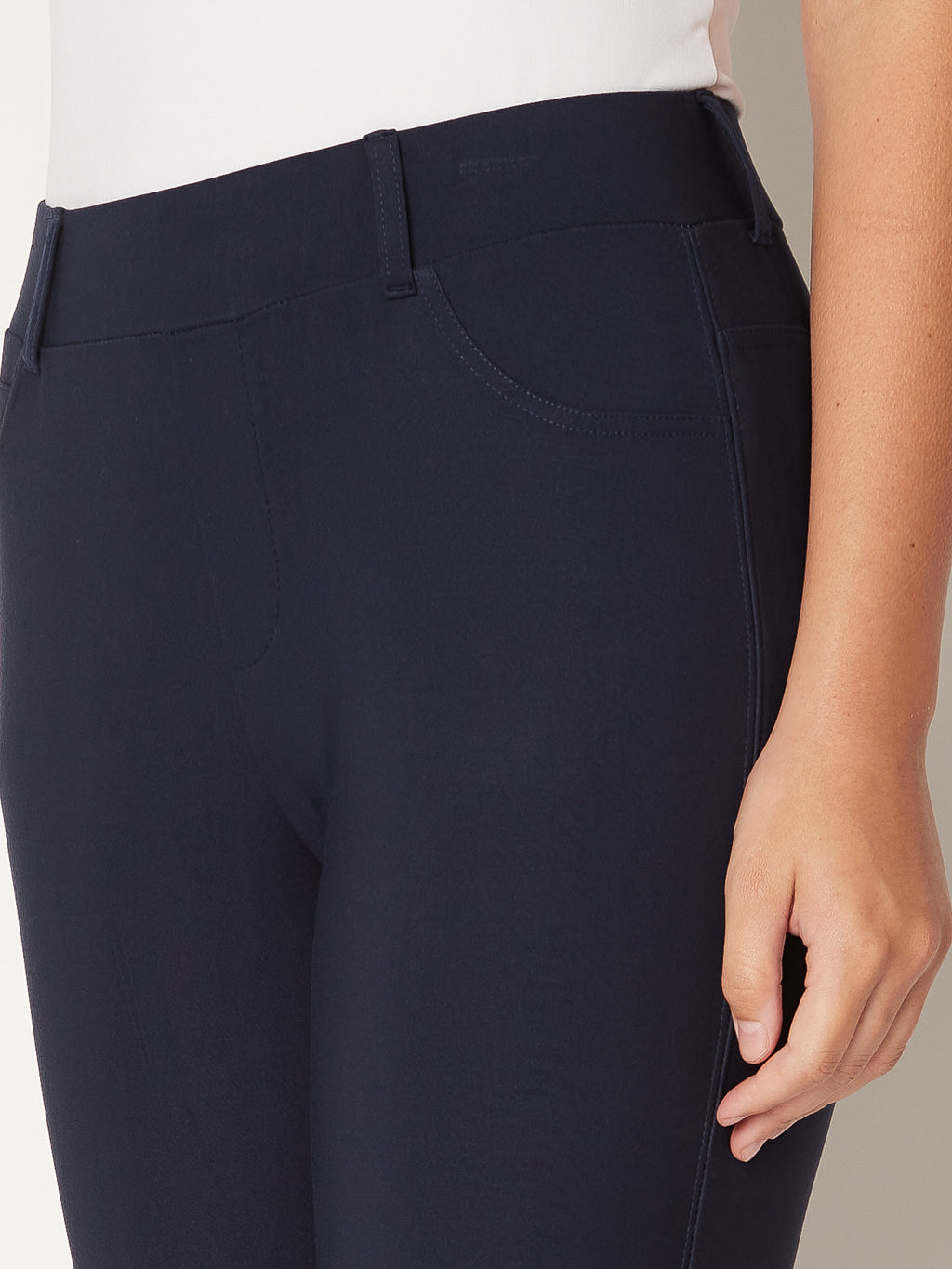 Narrow pull-on ankle pant
