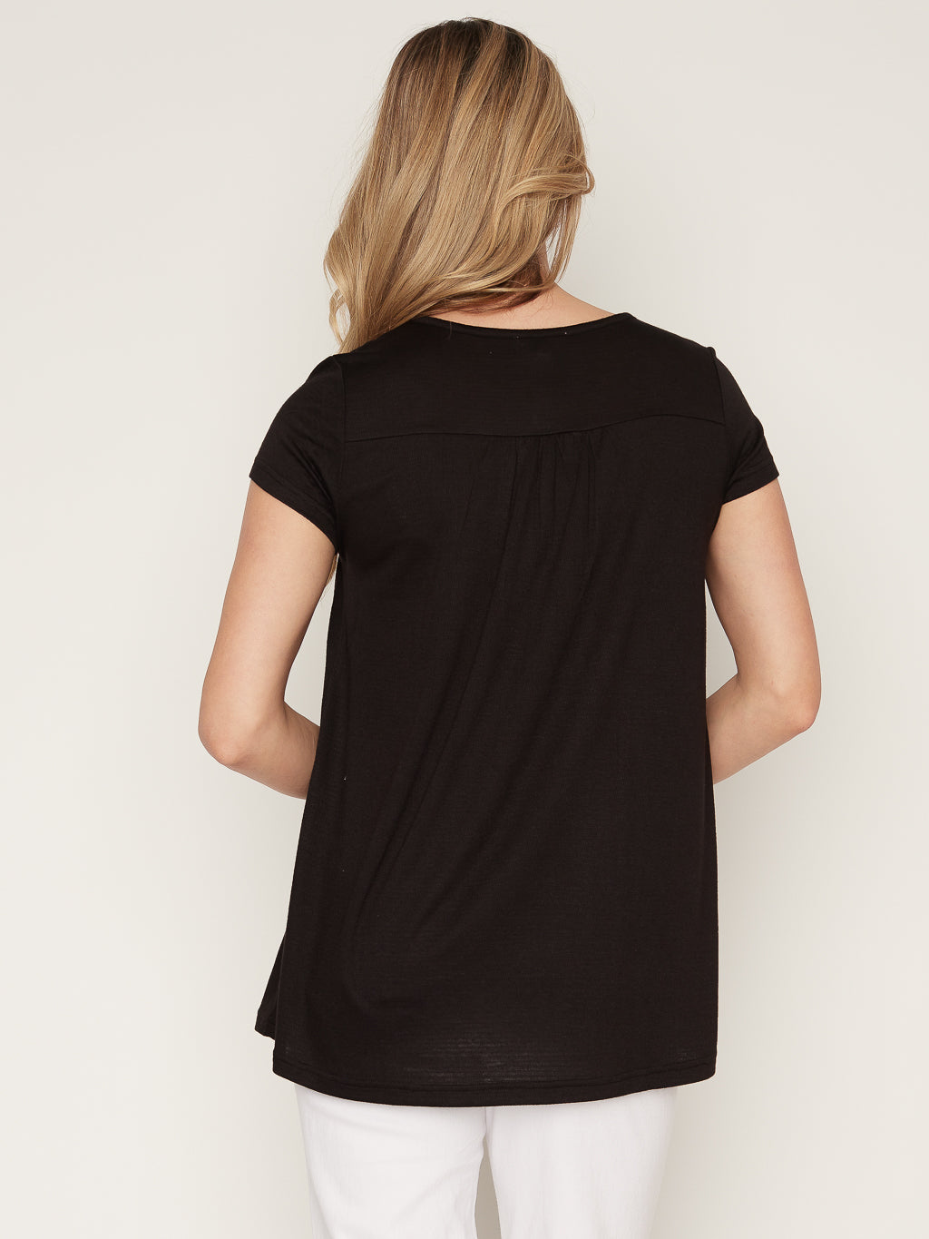 Short-sleeve semi-fitted tunic