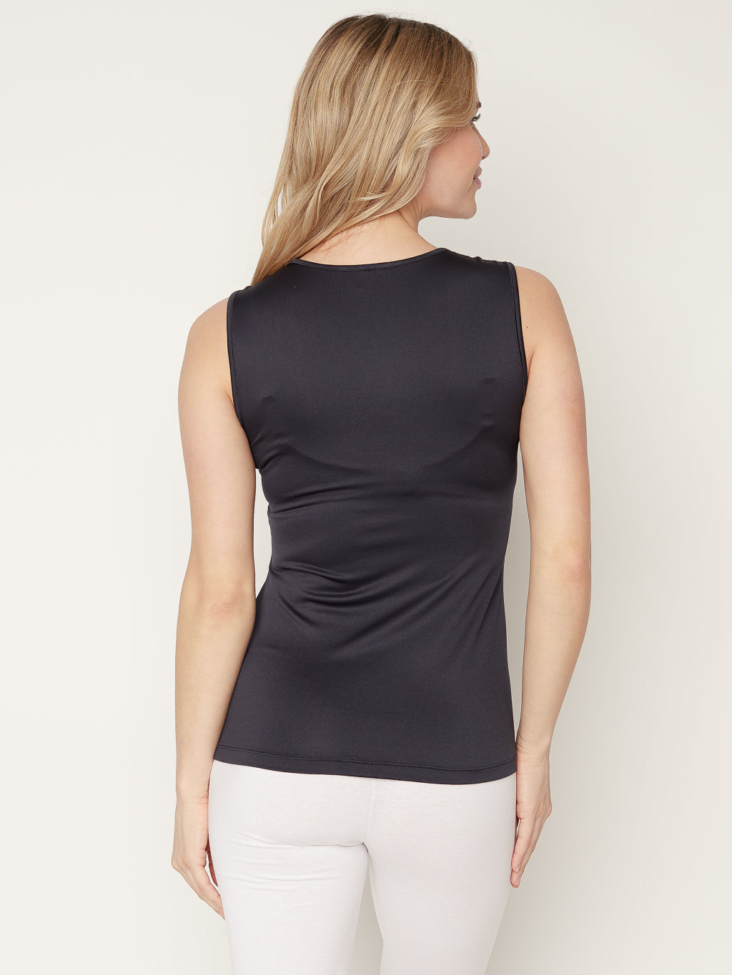 Semi-fitted tank top