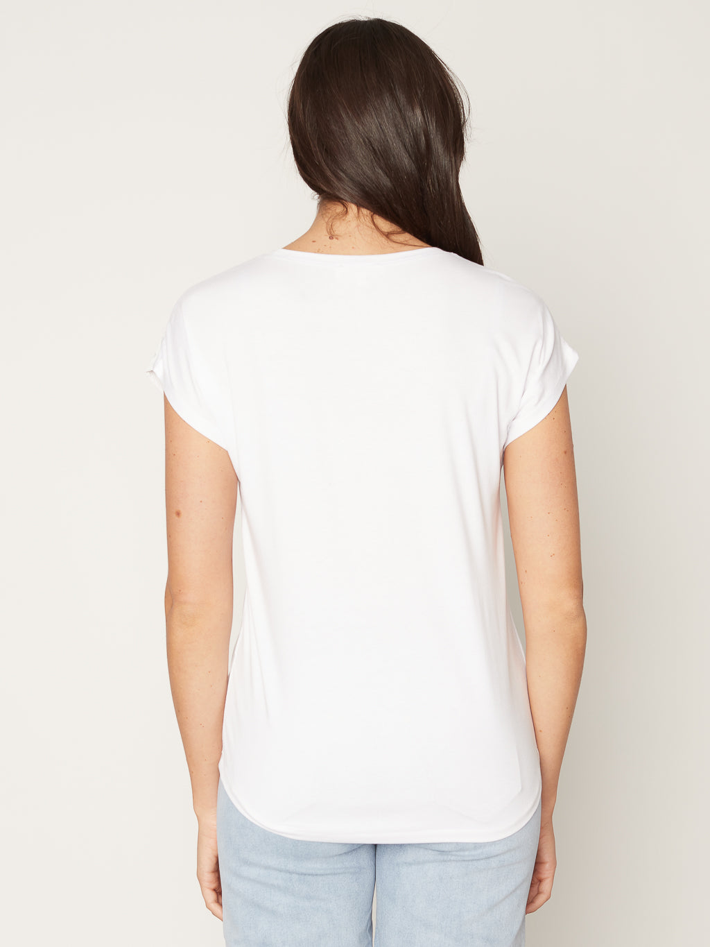 Short-sleeve semi-fitted t-shirt