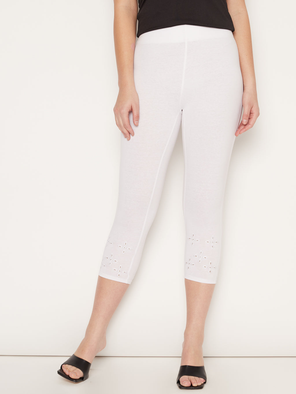 Knit fitted skinny pull-on capri 